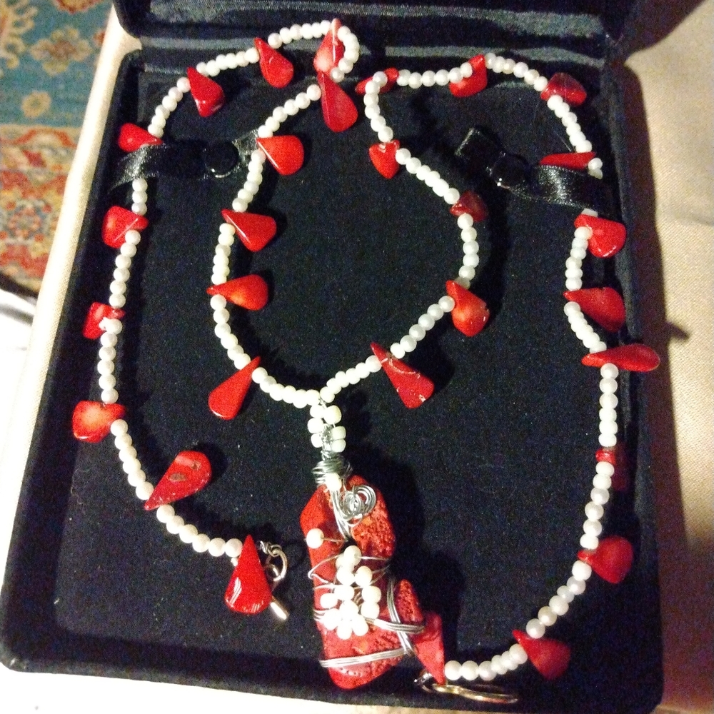 Very unique HANDCRAFTED 24" NECKLACE